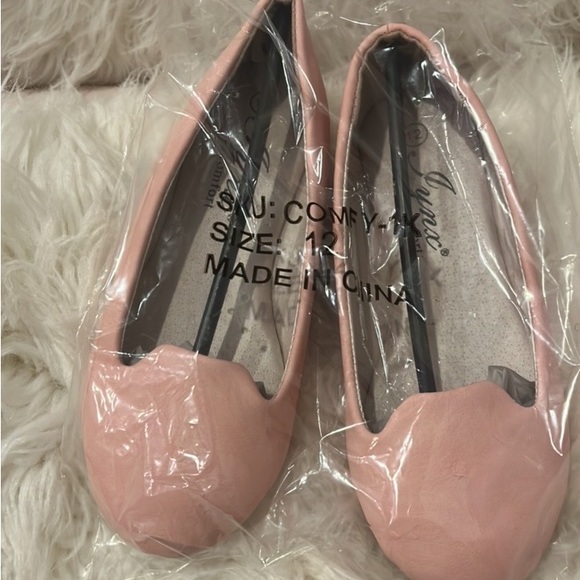 Pink Flats - Picture 2 of 2